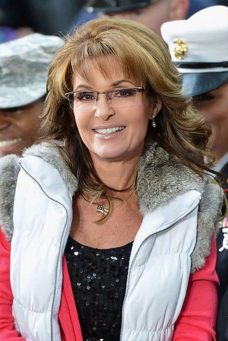 SOTd – Sarah Palin, 61, Shows More Than She Wanted To! – Story Of The Day!