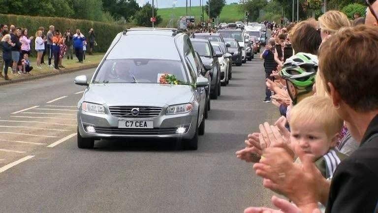 GOODBYE LEGEND 😭💔 The beloved star has died, leaving the world in shock. Fans from all over have gathered to say their final goodbyes. Check the first comment ⤵️⤵️. – story-veterans.com