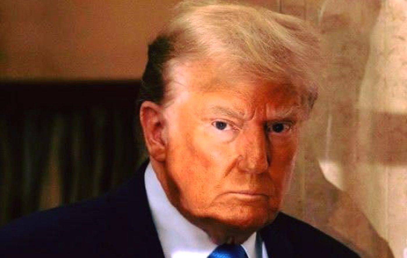 Late-Night Appearance: Donald Trump Seen Carrying an Unusual Item – CELEB BNEWS